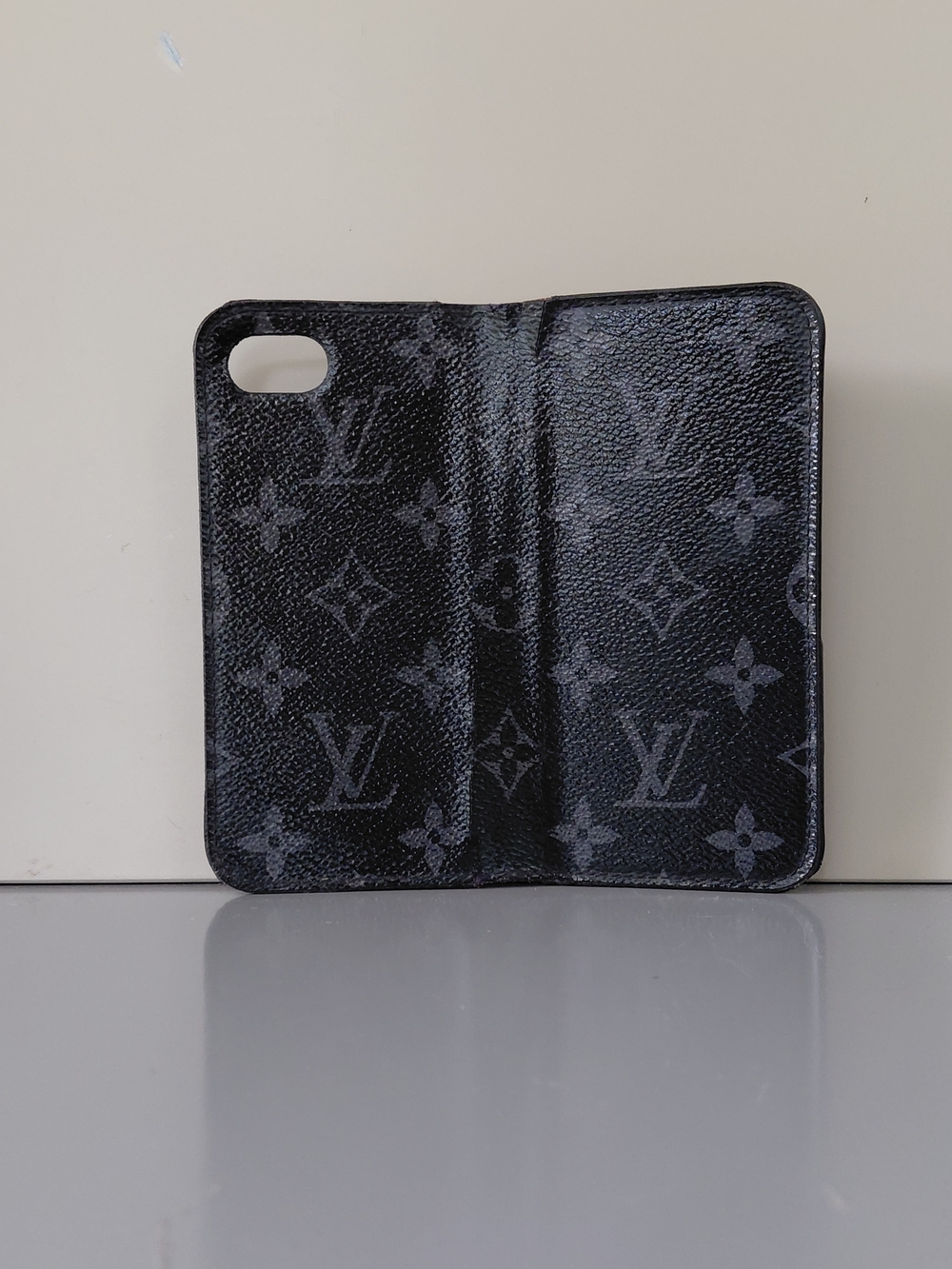 Louis Vuitton Monogram Classic Signature Phone Case - Black & Gray